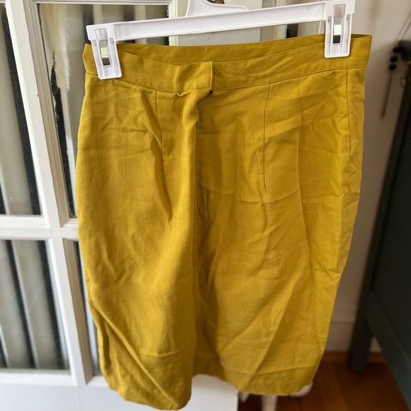 Size 4 Anthropologie green/yellow skirt with ruffle detail - Picture 3 of 3